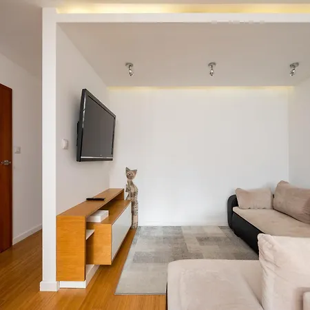 Goclaw Homely By Bookinghost * Warsaw