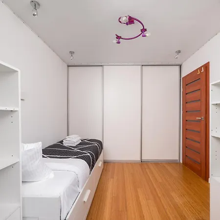 Apartment Goclaw Homely By Bookinghost Warsaw
